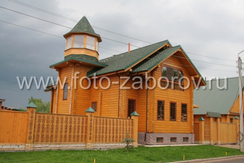 Красивый двухэтажный дом из бруса, смотровая