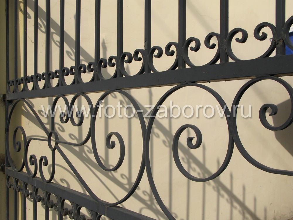 Фото Кованые забор и ворота отеля-ресторана 