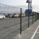 Секционный забор из сварной сетки, установленный во Владивостокском автомобильном терминале.
