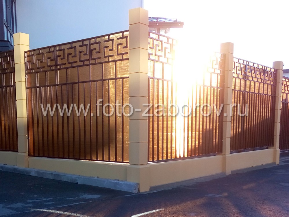 Фото Солнечный забор на улице Солнечной. Университетский