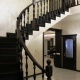 Полнотелая забежная лестница в доме в Поэтический переулке. 